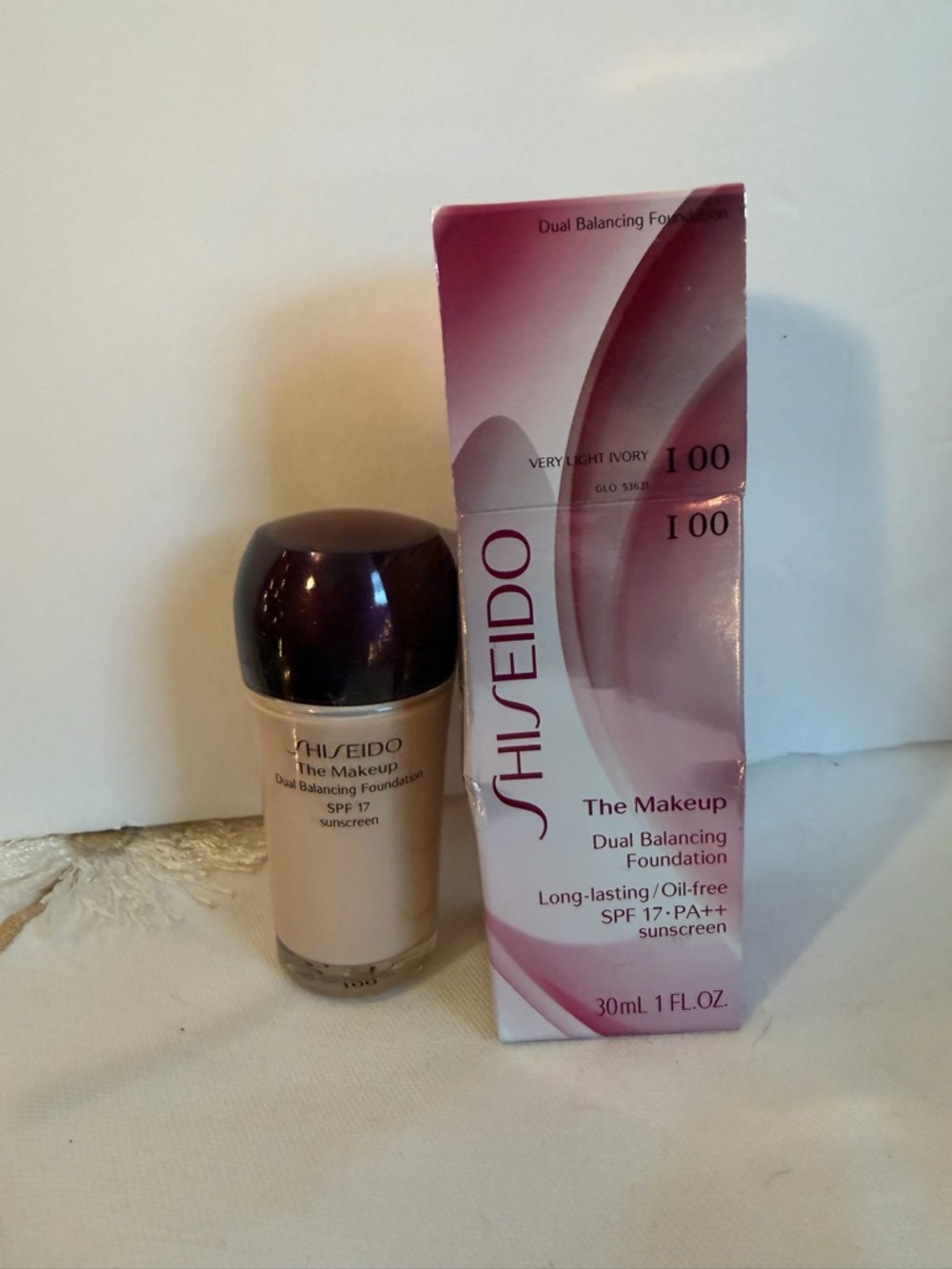 Shiseido the makeup dual balancing foundation I 00 Very light ivory